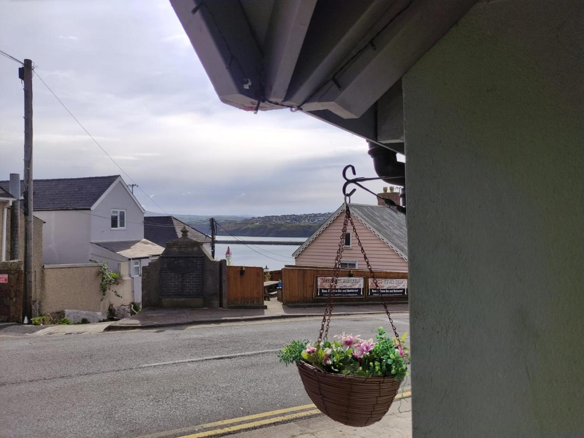 Rose And Crown Hotel & Hope And Anchor Bar Goodwick Zewnętrze zdjęcie